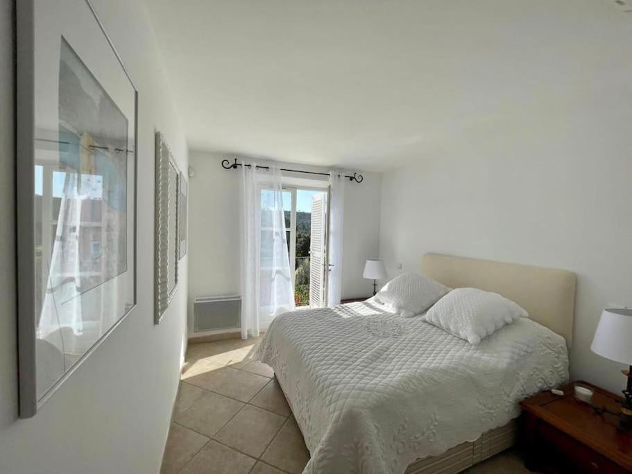 Charmantes Haus Im Golf Club Saint Tropez Luaran gambar