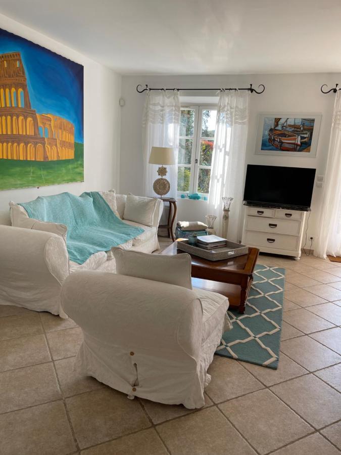 Charmantes Haus Im Golf Club Saint Tropez Luaran gambar