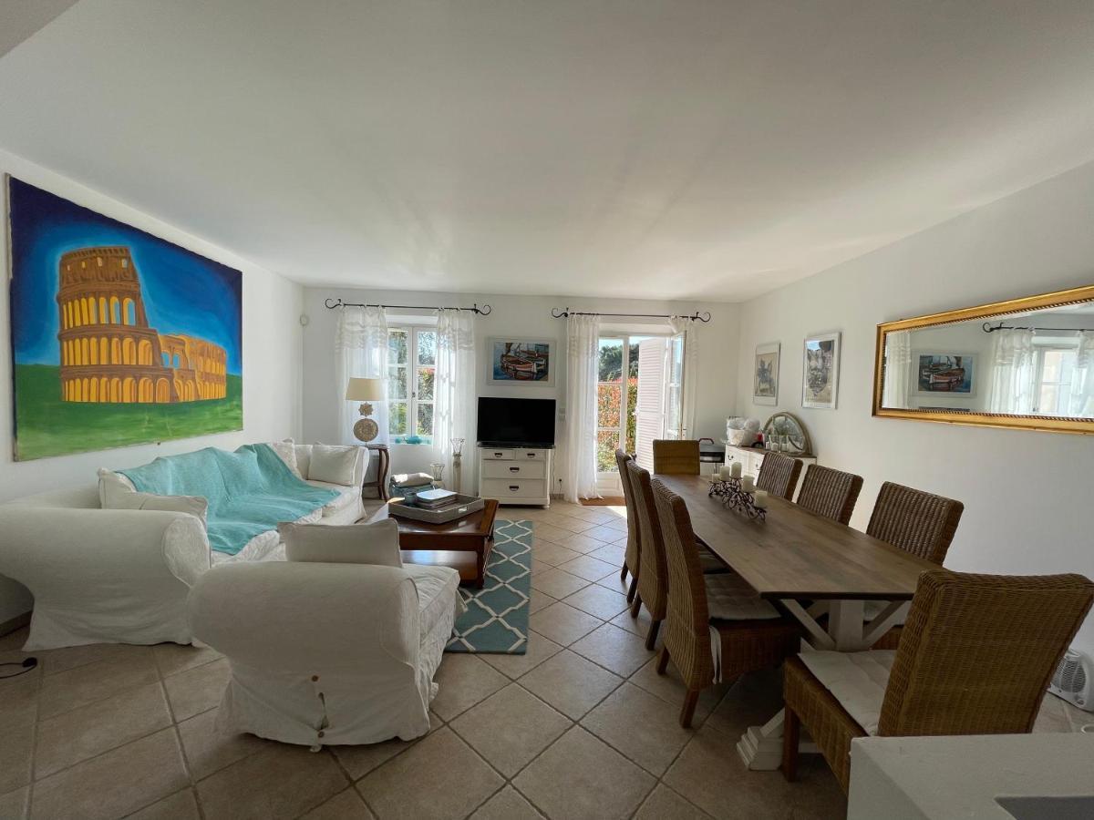Charmantes Haus Im Golf Club Saint Tropez Luaran gambar