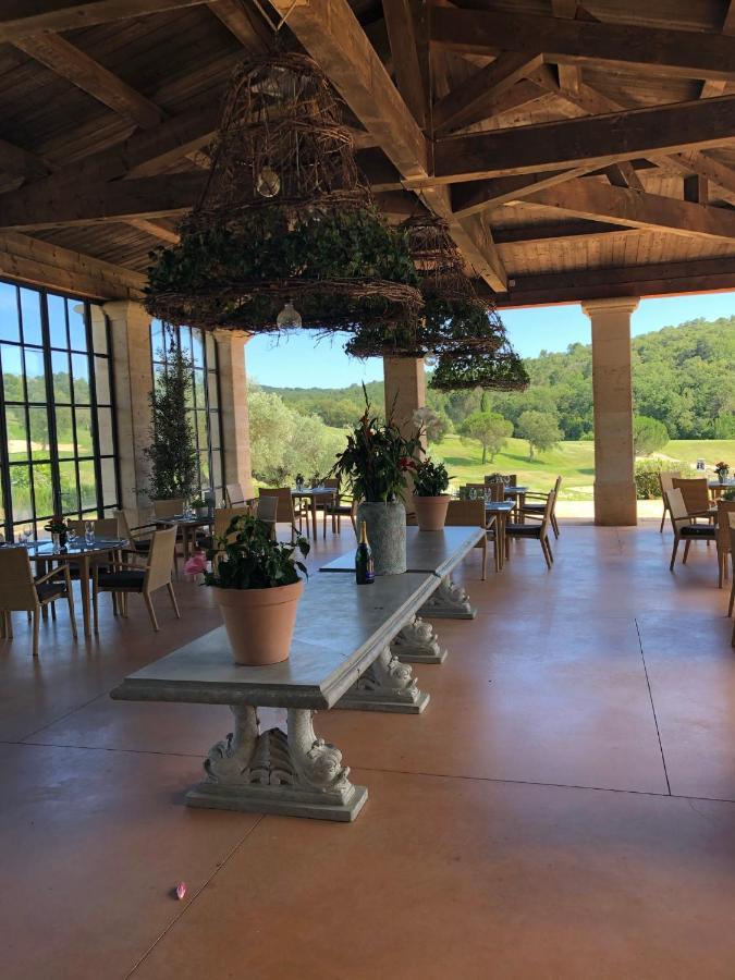 Charmantes Haus Im Golf Club Saint Tropez Luaran gambar