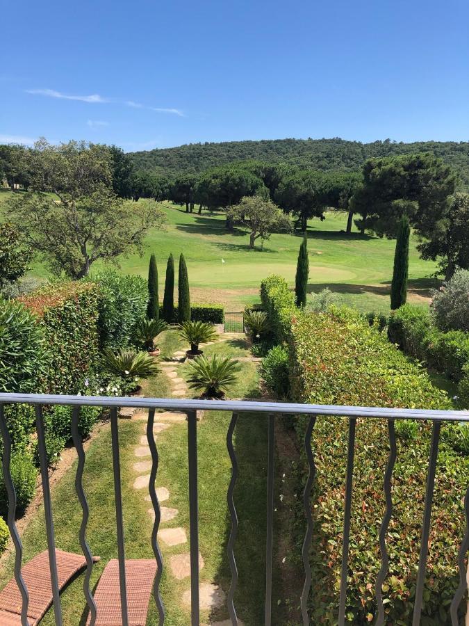 Charmantes Haus Im Golf Club Saint Tropez Luaran gambar