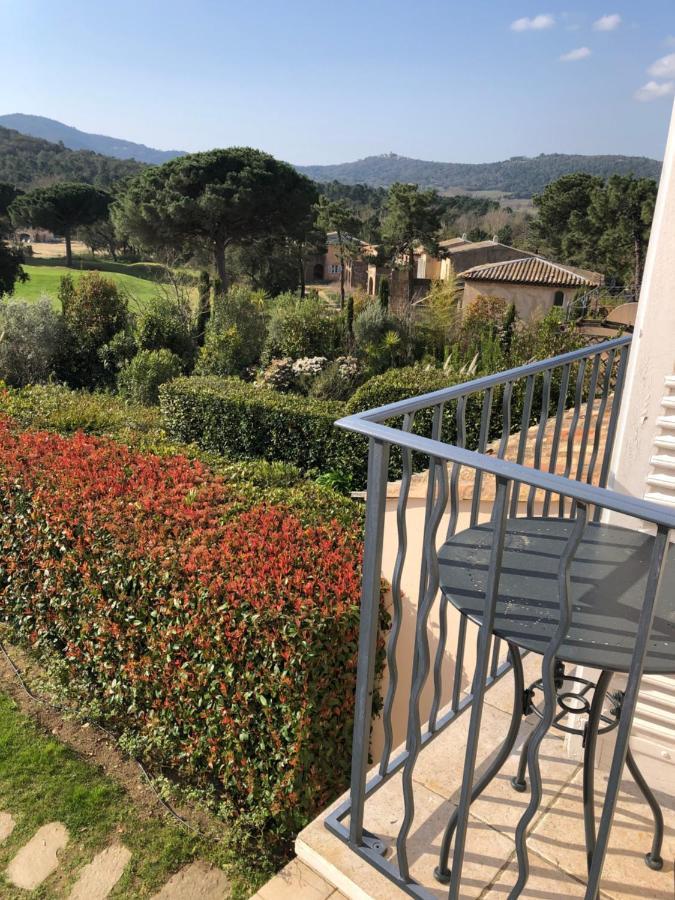 Charmantes Haus Im Golf Club Saint Tropez Luaran gambar
