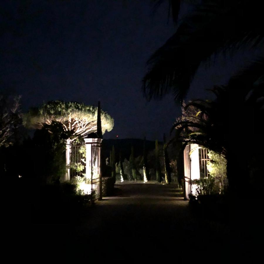 Charmantes Haus Im Golf Club Saint Tropez Luaran gambar