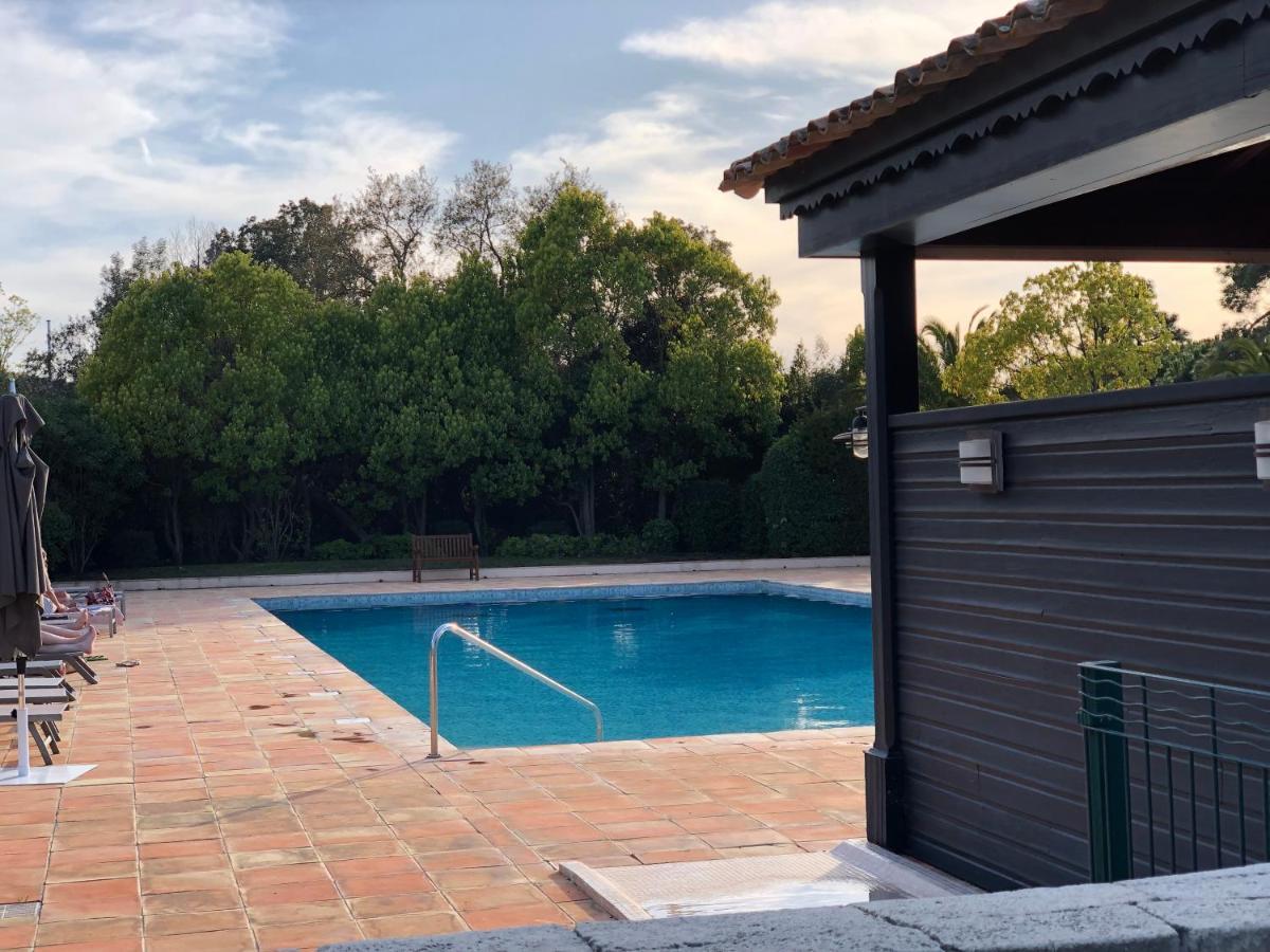 Charmantes Haus Im Golf Club Saint Tropez Luaran gambar