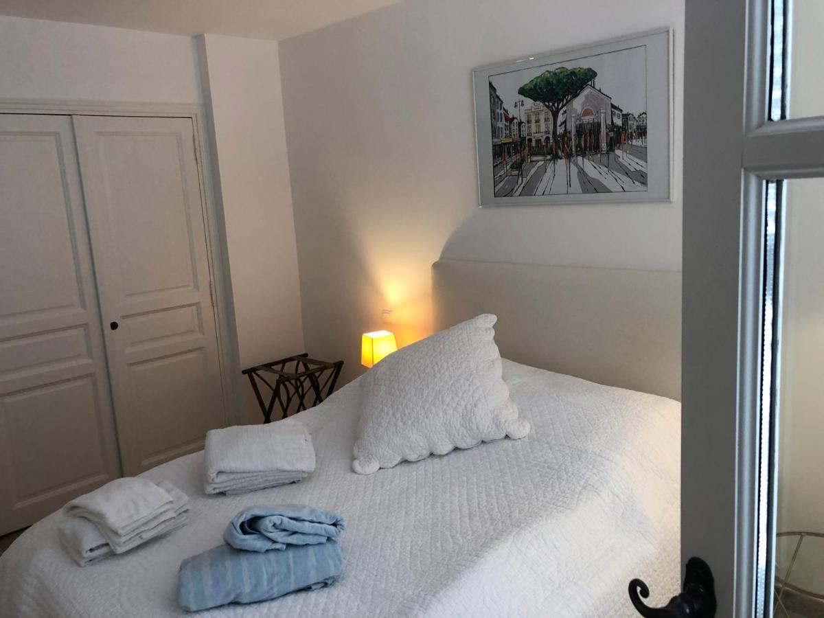 Charmantes Haus Im Golf Club Saint Tropez Luaran gambar