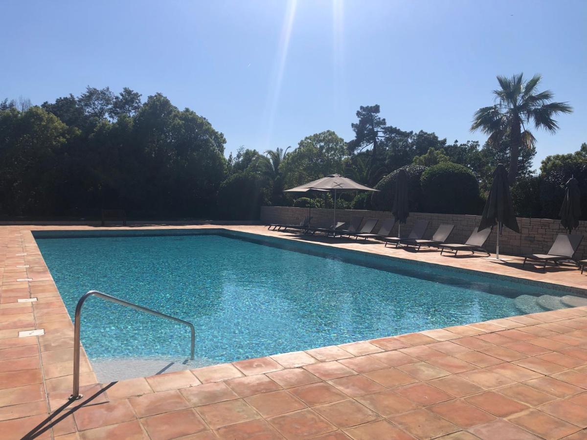 Charmantes Haus Im Golf Club Saint Tropez Luaran gambar